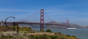 Golden Gate Bridge mit Schiff