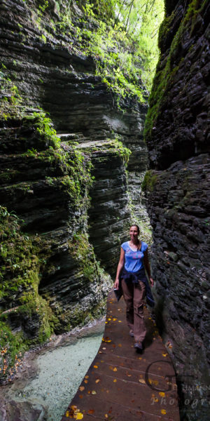 Slowenien Kobarid Kozjak Grotte mit Wasserfall